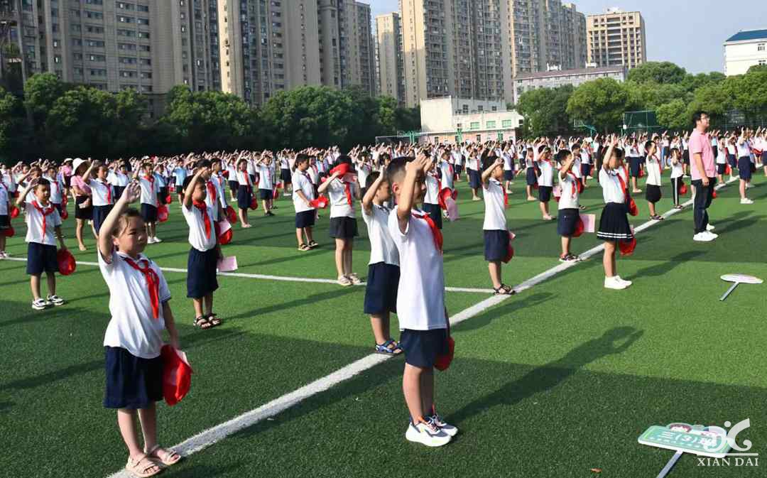 南昌現(xiàn)代外國(guó)語學(xué)校小學(xué)部開學(xué)典禮精彩視頻