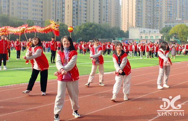 南昌現(xiàn)代外國(guó)語(yǔ)學(xué)校第22屆運(yùn)動(dòng)會(huì)剪影（十六）