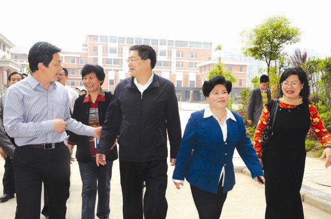 江西省人民政府副省長孫剛蒞臨我校考察指導(dǎo)工作